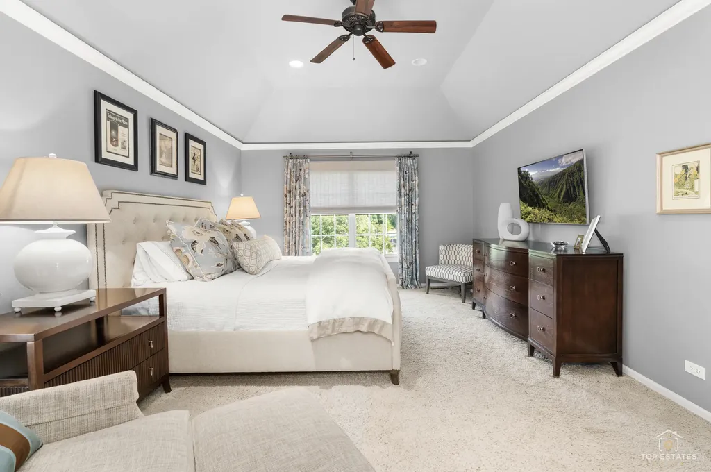 158 Derby Glen Drive Glen Ellyn IL 60137