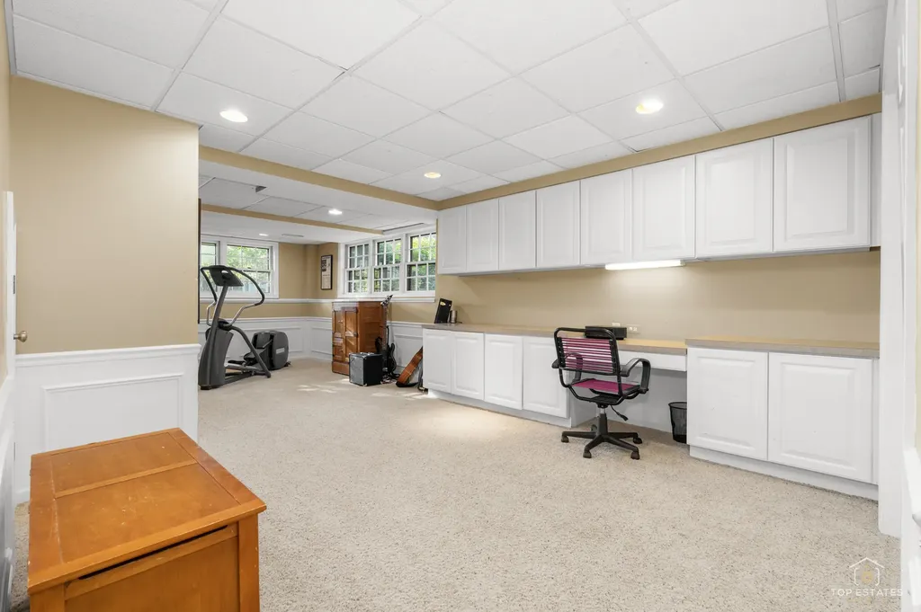 158 Derby Glen Drive Glen Ellyn IL 60137