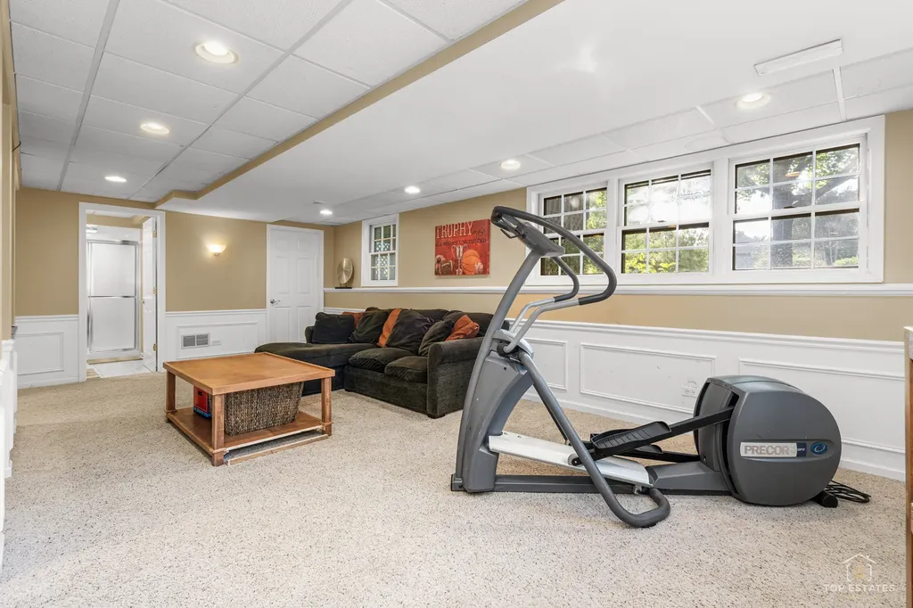 158 Derby Glen Drive Glen Ellyn IL 60137