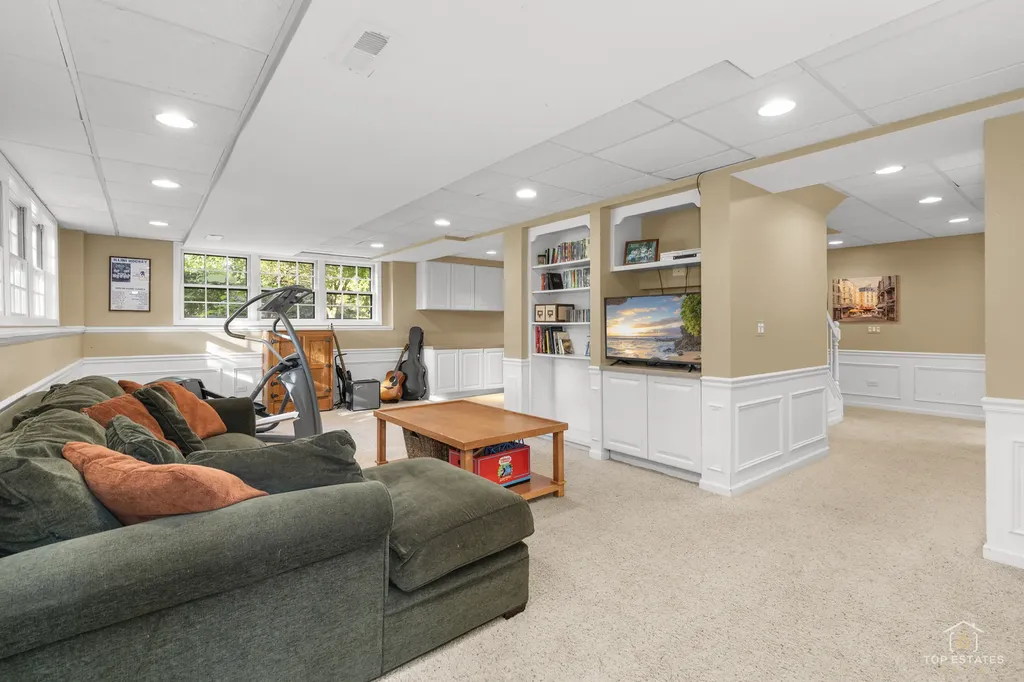 158 Derby Glen Drive Glen Ellyn IL 60137