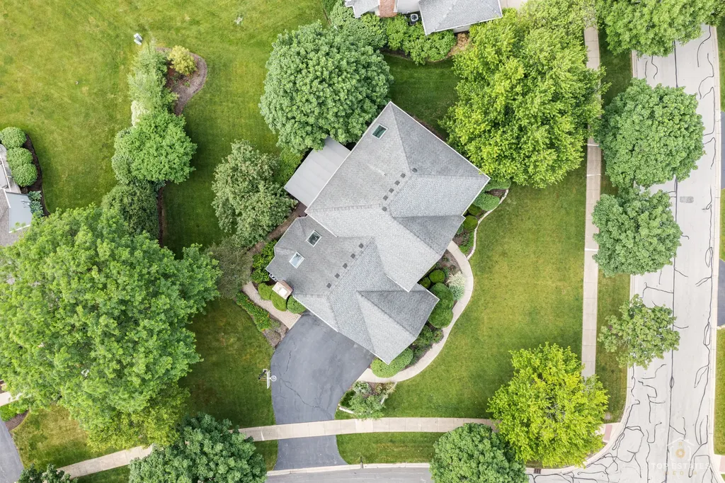 158 Derby Glen Drive Glen Ellyn IL 60137