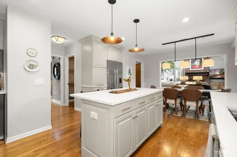 158 Derby Glen Drive Glen Ellyn IL 60137