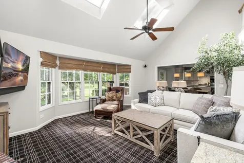 158 Derby Glen Drive Glen Ellyn IL 60137