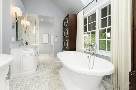 158 Derby Glen Drive Glen Ellyn IL 60137