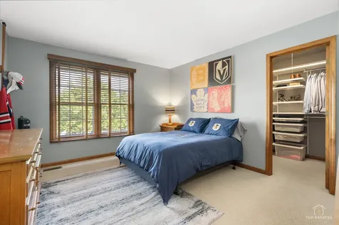 158 Derby Glen Drive Glen Ellyn IL 60137