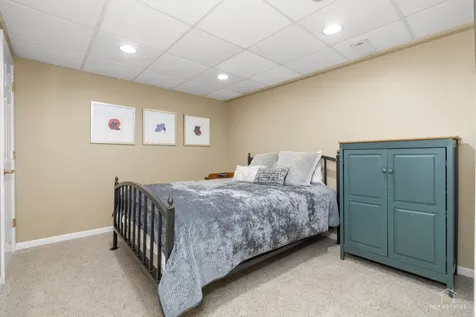 158 Derby Glen Drive Glen Ellyn IL 60137