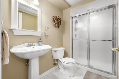 158 Derby Glen Drive Glen Ellyn IL 60137