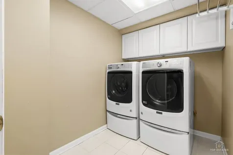 158 Derby Glen Drive Glen Ellyn IL 60137
