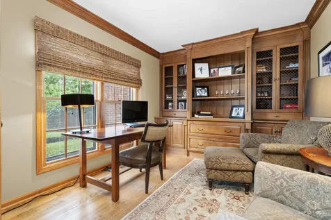 158 Derby Glen Drive Glen Ellyn IL 60137