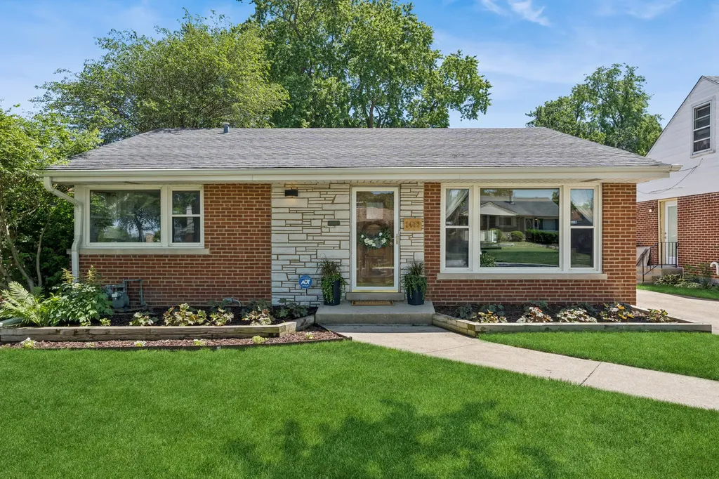 1407 Heidorn Avenue Westchester IL 60154