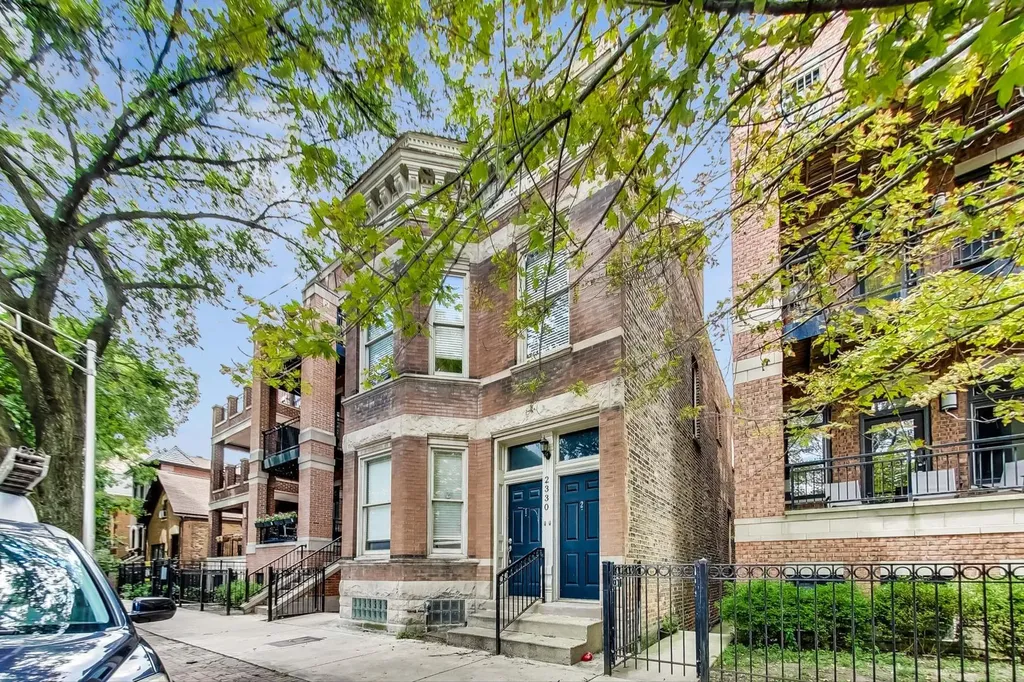 2330 North Greenview Avenue Chicago IL 60614