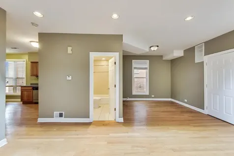 2330 North Greenview Avenue Chicago IL 60614