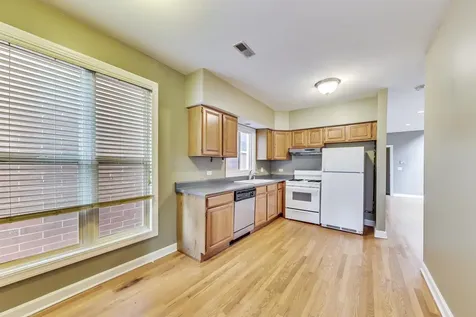 2330 North Greenview Avenue Chicago IL 60614