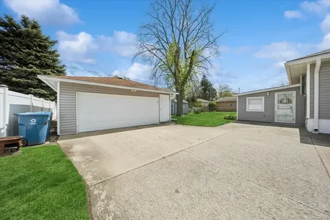883 Buffalo Avenue Calumet City IL 60409