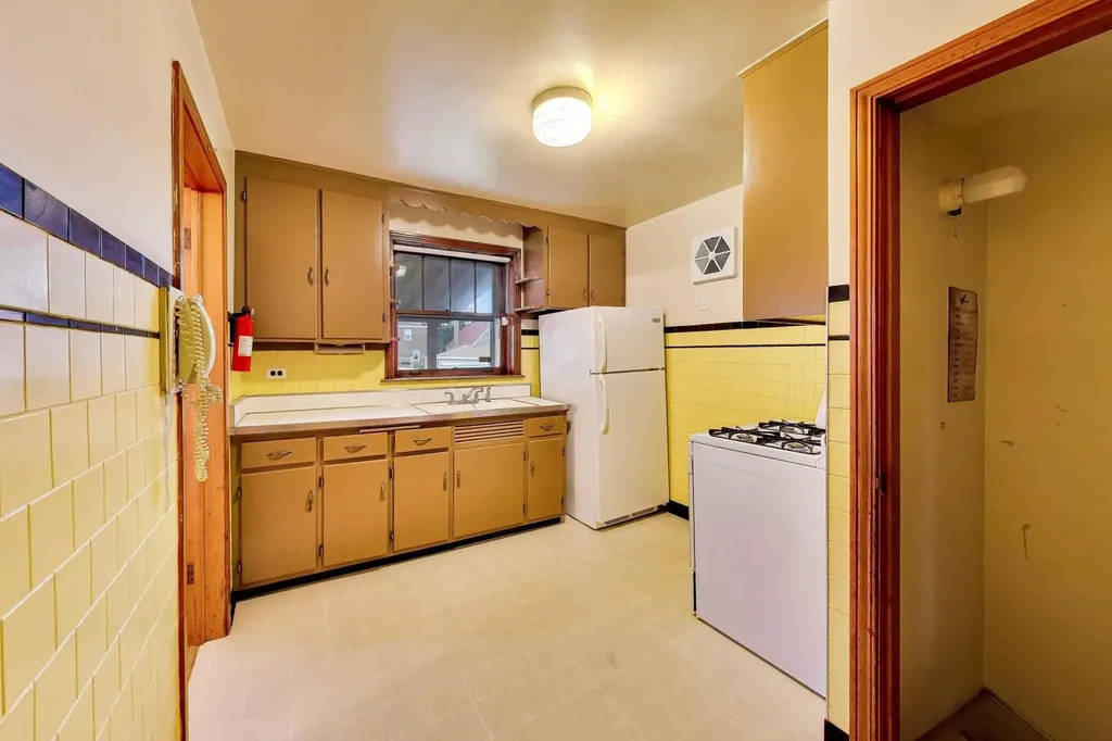 4051 West 56th Place Chicago IL 60629