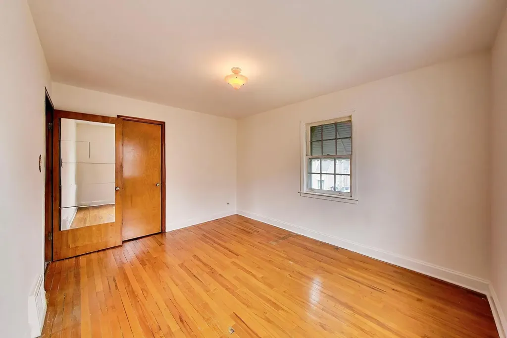 4051 West 56th Place Chicago IL 60629