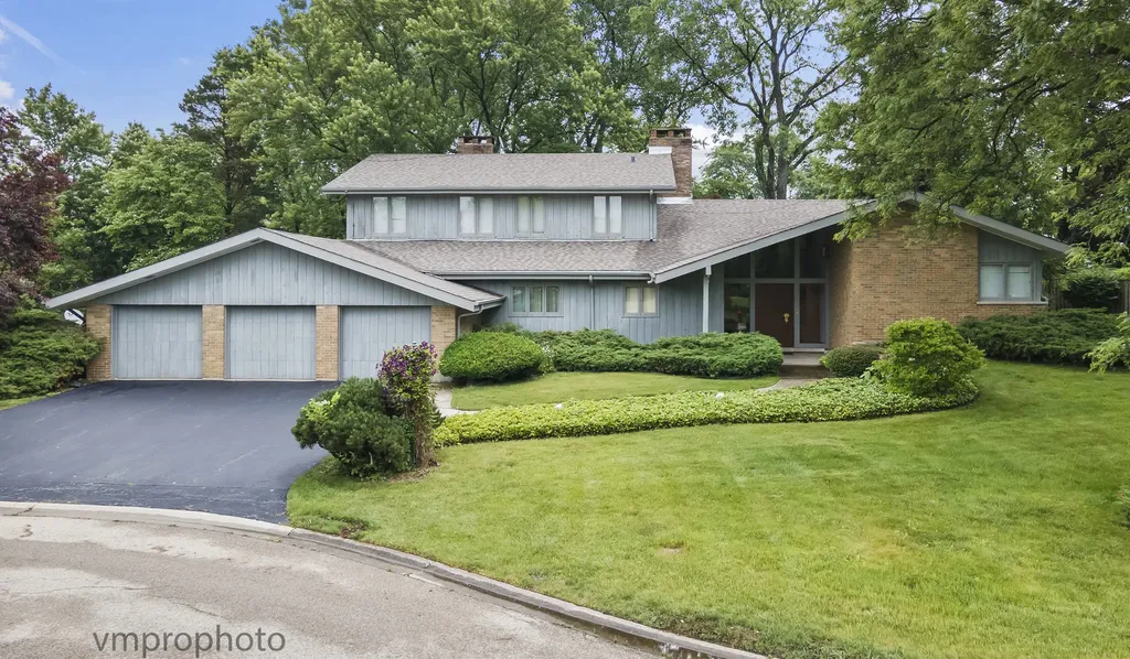 445 Chapel Hill Lane Northfield IL 60093