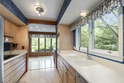 445 Chapel Hill Lane Northfield IL 60093
