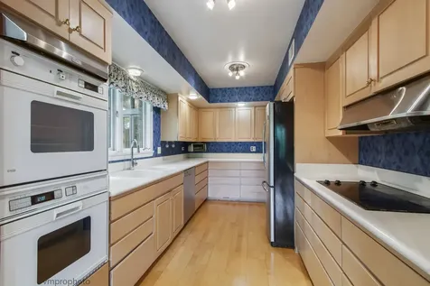 445 Chapel Hill Lane Northfield IL 60093