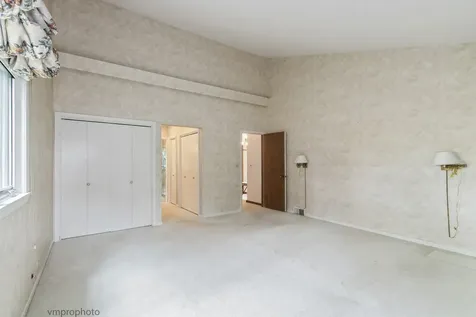 445 Chapel Hill Lane Northfield IL 60093