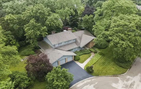 445 Chapel Hill Lane Northfield IL 60093