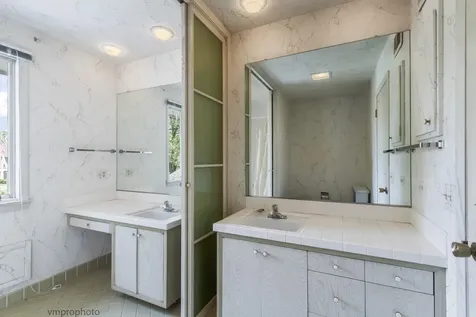 445 Chapel Hill Lane Northfield IL 60093