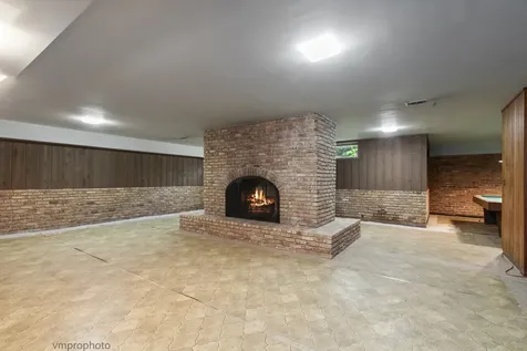 445 Chapel Hill Lane Northfield IL 60093