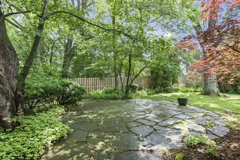 445 Chapel Hill Lane Northfield IL 60093