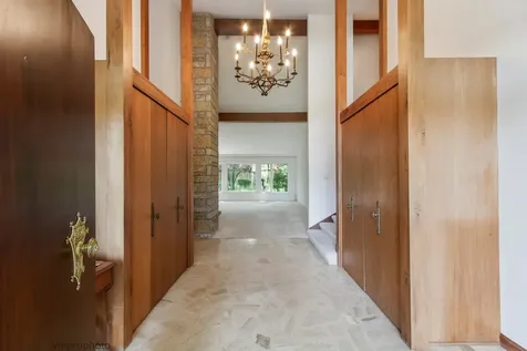 445 Chapel Hill Lane Northfield IL 60093