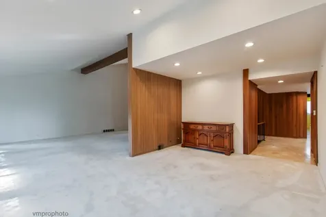 445 Chapel Hill Lane Northfield IL 60093