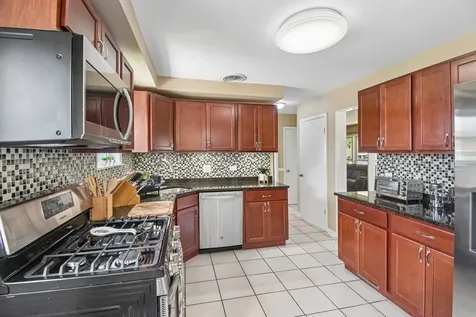674 Saint Marys Parkway Buffalo Grove IL 60089