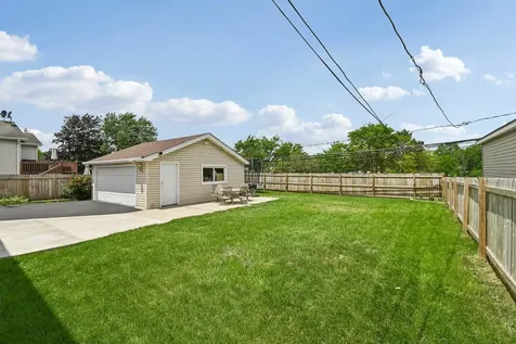 674 Saint Marys Parkway Buffalo Grove IL 60089