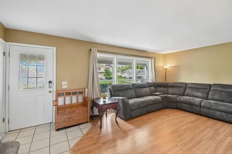 674 Saint Marys Parkway Buffalo Grove IL 60089
