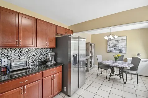 674 Saint Marys Parkway Buffalo Grove IL 60089