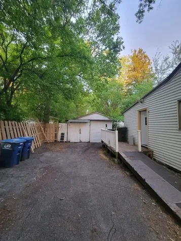 465 Bellaire Avenue Des Plaines IL 60016