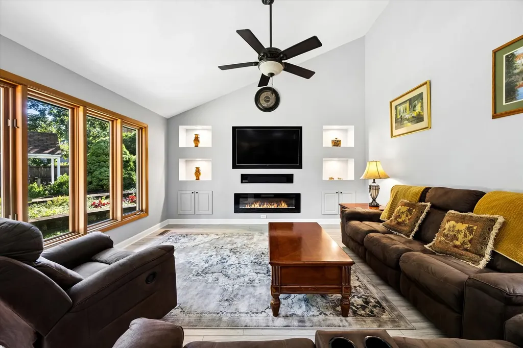 1153 Brighton Road Naperville IL 60563