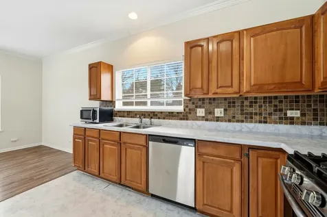 171 Monarch Drive Streamwood IL 60107