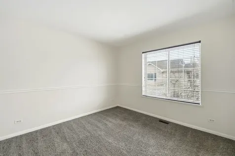 171 Monarch Drive Streamwood IL 60107