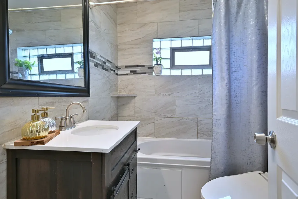 7201 South Wood Street Chicago IL 60636