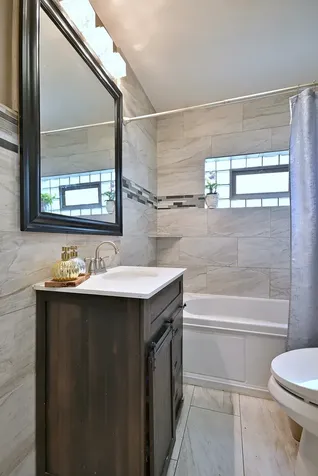7201 South Wood Street Chicago IL 60636