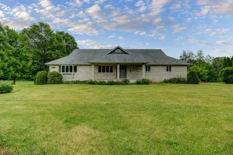 2205 Meadows Drive Sterling IL 61081