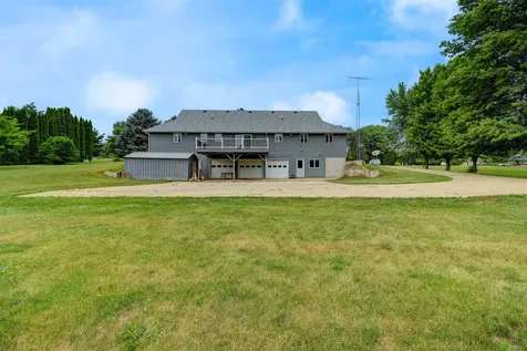 2205 Meadows Drive Sterling IL 61081
