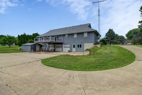 2205 Meadows Drive Sterling IL 61081
