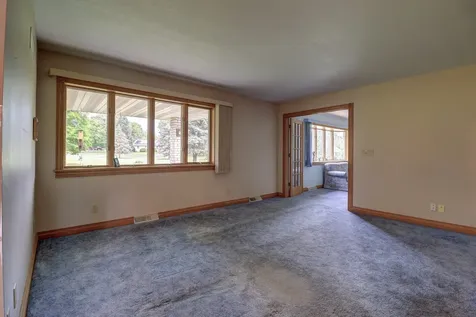 2205 Meadows Drive Sterling IL 61081