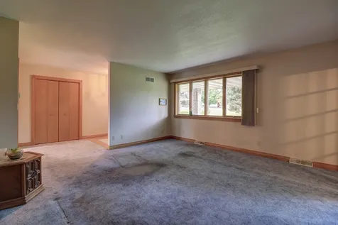 2205 Meadows Drive Sterling IL 61081