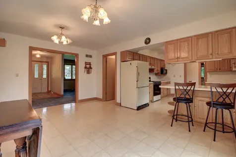 2205 Meadows Drive Sterling IL 61081