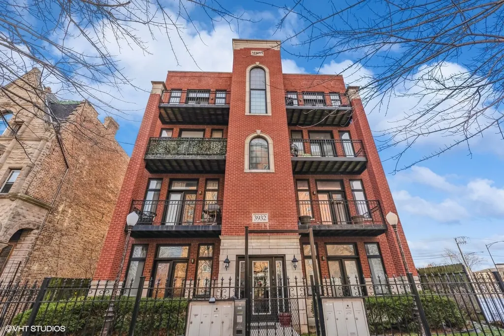 3932 South Lake Park Avenue Chicago IL 60653