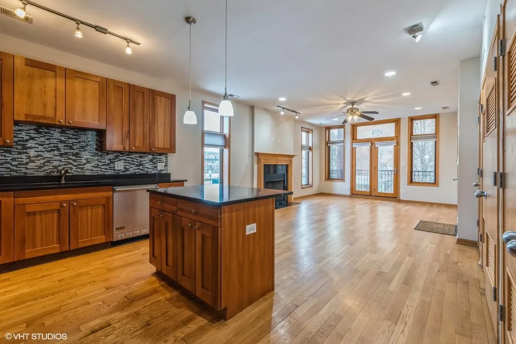 3932 South Lake Park Avenue Chicago IL 60653