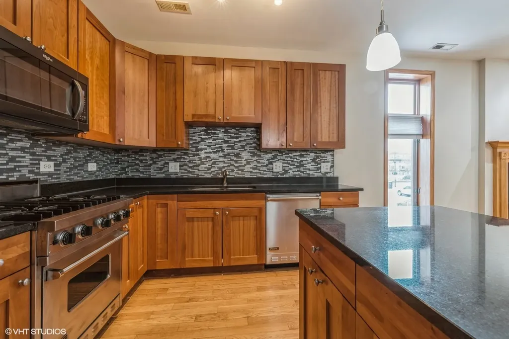3932 South Lake Park Avenue Chicago IL 60653