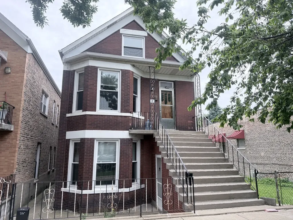1633 West 38th Street Chicago IL 60609